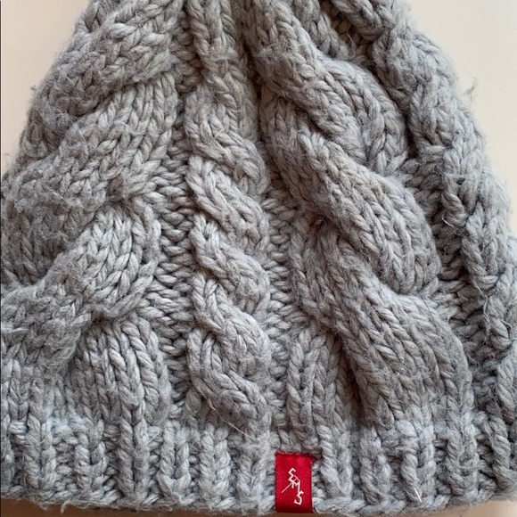 Winter hat - Picture 2 of 4